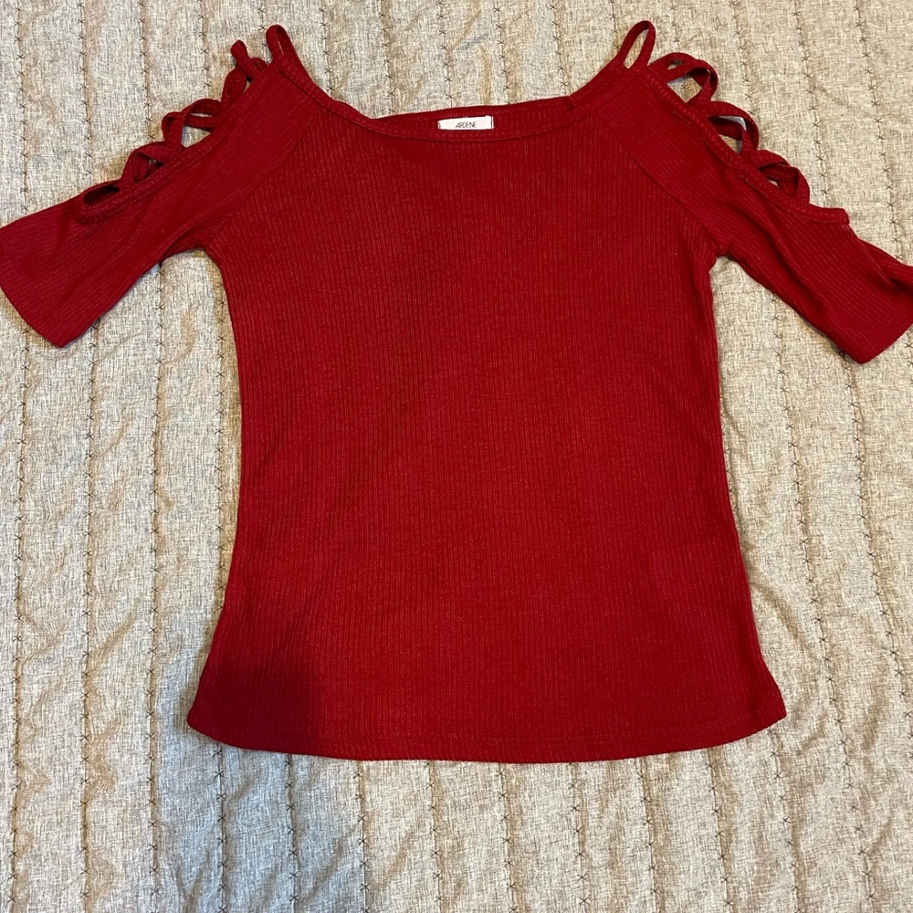 Red fitted Top with crisscross sleeves